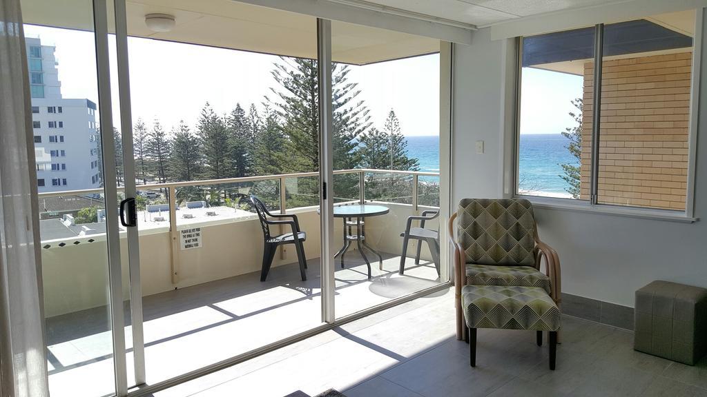 Wyuna Beachfront Holiday Apartments Gold Coast Room photo